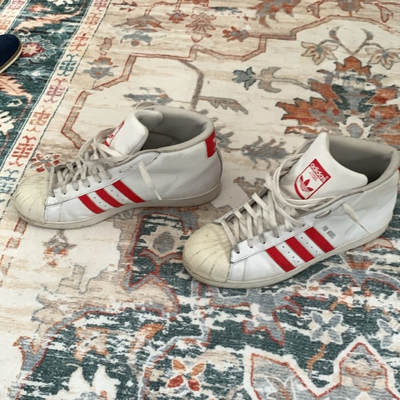 High top shell toe adidas red and white - Picture 2 of 5